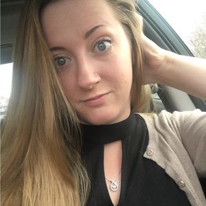 Meet your Posher, Kayla